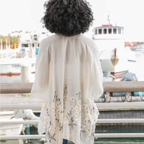 New🌼🌸🌿Spring Break Swim cover-up Kimono Daisy One Size Floral Top Ivory - Picture 2 of 3